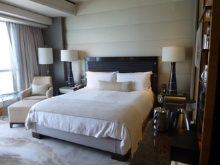 Four Seasons Hotel Hong Kong -