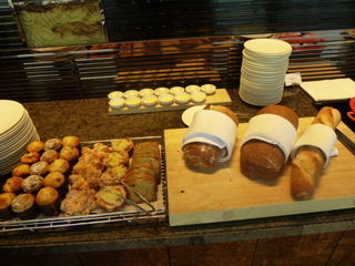 Four Seasons Hotel Hong Kong -