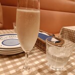 マンマパスタ 新鎌ヶ谷店 - スパークリングワイン