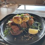 워킹홀리데이 - チキンのエッグベネディクト