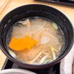 とんかつ中村 - 豚汁のニンジンも豚さん❤️
      優しい味わいながらもまとまりのある美味しい豚汁だった❤️