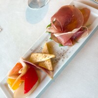 24/7 restaurant - 