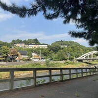 六角堂 - 下のバス停から見た景色。Googleだと徒歩5分と表示されますが山の中でもっとかかります。