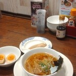 バーミヤン  - （醤油）小ラーメン・トッピング、自家製焼豚・味付け玉子