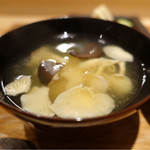 吉い - 平茸とタモギタケの味噌汁
