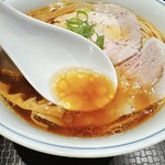 豚一頭清湯麺 - 