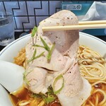 豚一頭清湯麺 - 
