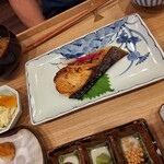 炭火焼き魚と、土鍋炊きごはん。定食屋 おちゃわん - 