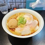 豚一頭清湯麺 - 