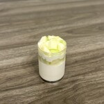 モンレーヴ - ・メロンと杏仁のブランマンジェ