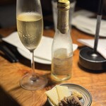 カルネジーオ イースト - 