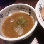 麺屋武蔵 - つけ汁も濃過ぎることなくグッド