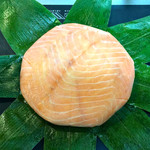 Ootaya - 包み鱒の寿司、淡いピンク