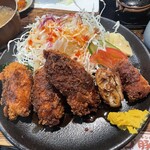 豚珍館 - ほたて半割り２つ、ヒレかつ、カニクリーム２つ