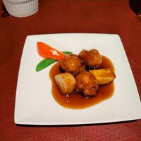 ジョーズ シャンハイ ニューヨーク 銀座店 - 鎭江黒酢の酢豚彩り野菜とともに