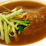 中国家常菜 燕郷房 - ふかひれ姿の醤油煮込み