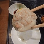 ホワイト餃子 はながさ - 柔らかい焼売でした、玉ねぎたっぷり