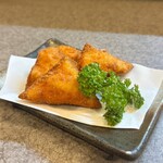 あじみ家 - 三角チーズの包揚げ