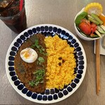 喫茶Coda - カレーセット1200円　カレーはチキンかキーママトン　から選択　サラダとドリンクが付きます