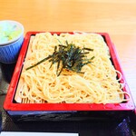 やぶ善 - 蒸籠で提供される"中華麺"。