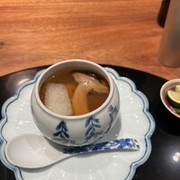 紅梅本楼 - フカヒレと松茸の壺蒸しスープ