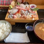 平の食堂 - お刺身盛り合わせ定食 松(20種以上盛り)