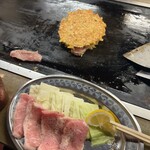 お好み焼 千草 - 千草焼作りながら豚トロ