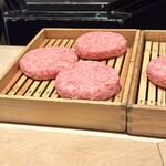 atami - 和牛のパティ