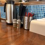 伊東中華そば - 落ち着いた雰囲気の店内