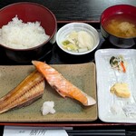 膳所 - 食彩 税所 ＠茅場町 ランチ 二種焼き（ホッケ・鮭）税込1,100円 ご飯少な目でお願い