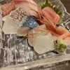 市場めし あまつぼ - 刺身盛り合わせ　(1人前)