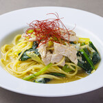 大山鶏と小松菜の柚子胡椒パスタ