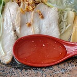 地鶏らーめん 翔鶴 - とろみのある濃厚昆布だしスープが美味♡