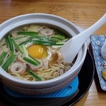 ぐる～めすさき - 鍋焼きラーメン(おにぎり付き)600円です。優しいお味です。