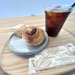 COUDRE COFFEE - アイスコーヒー、スコーン、シナモンロール