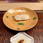 緒方 - 鱧の焼き霜　胡麻油に柚子胡椒