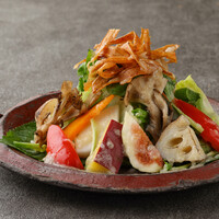 十二種野菜のサラダ　玉葱ドレッシング