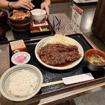 名古屋名物 名古屋めし食堂 丸八 - 