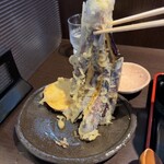 深山うどん - なす天リフト。滅茶苦茶大きいです。