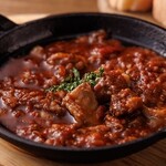 【鉄板】牛すじの赤ワイン煮込み