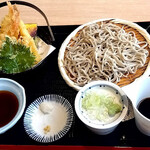 手打ちそば きた戸 - 天麩羅ざる　1,520円+食べログクーポン　海老天1本