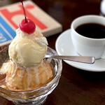 SON Records & Ambient Cafe - 