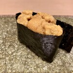 鮨 ひろ海 - 礼文島産むらさき雲丹軍艦巻