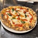 ピッツェリア ブラチェリア チェザリ - マルゲリータエクストラ世界一！+¥440