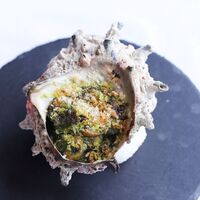 サザエのつぼ焼き　ブルゴーニュ風