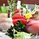やんちゃ家 - 料理写真:お刺身盛り合わせ（2～3人前）