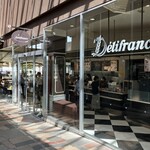 Delifrance Karuizawa Ten - 外はあっちー
