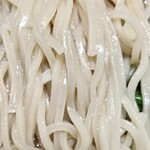 宍道湖しじみ中華蕎麦 琥珀 東京本店 - もっちり細麺。