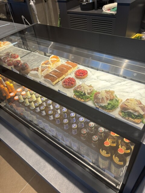 クラッシックカフェ 店内広々とした空間でリモートワークや勉強にもオススメです♪Wi