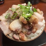麺房 昭和呈 - スペシャル豚丼 480円